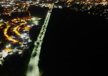 RD Vial refuerza la iluminación vial en la región Sur con la instalación de lámparas solares LED