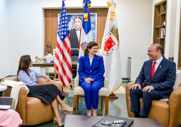 Alcalde Ulises Rodríguez recibe visita oficial de la embajadora de Estados Unidos y la vicepresidenta Raquel Peña