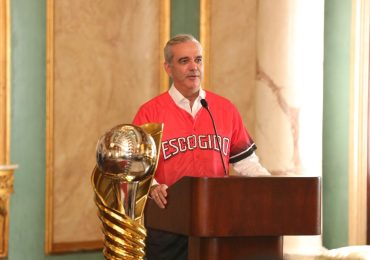 Video | Abinader pide a Yefry Yan hacer sus saltos y celebraciones en la Serie del Caribe