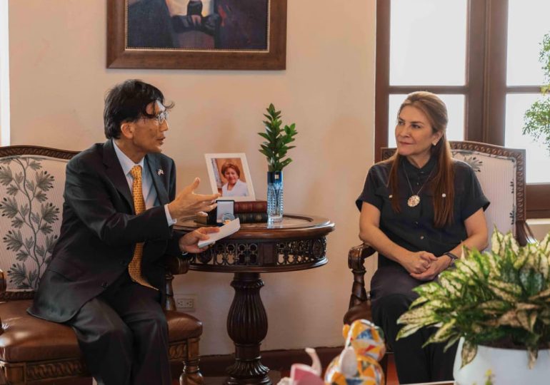 Gobierno de Japón invita oficialmente a Carolina Mejía a visitar su país