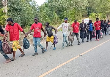 Video: Ejército detiene 45 nacionales haitianos en condición migratoria irregular en Santiago Rodríguez y Montecristi