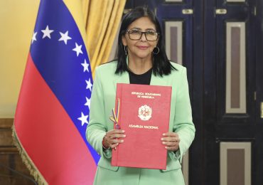 Delcy Rodríguez reitera que es la presidenta encargada de Venezuela tras la imagen publicada por Donald Trump