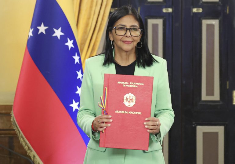 Video | Delcy Rodríguez reitera que es la presidenta encargada de Venezuela tras la imagen publicada por Donald Trump