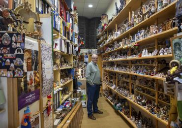 Un coleccionista español reúne más de 1.300 belenes durante 50 años