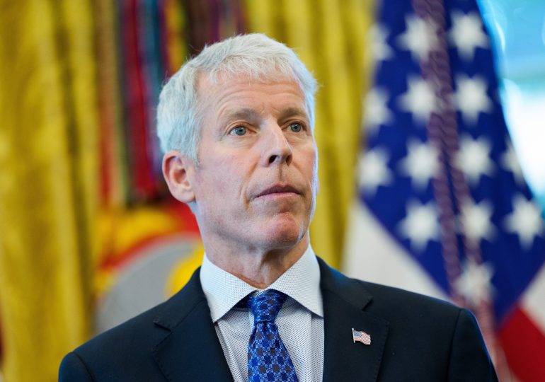 EEUU asegura que Chevron, Shell y Repsol "elevarán de inmediato" su inversión en Venezuela