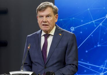 El ministro de Exteriores alemán dice que la OTAN defenderá Groenlandia al ser Dinamarca