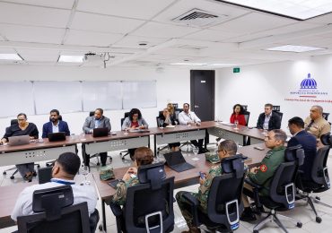 Migración y Consejo Nacional de Competitividad impulsan la transformación digital del permiso de salida de menores