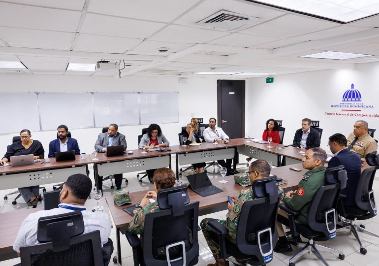 Migración y Consejo Nacional de Competitividad impulsan la transformación digital del permiso de salida de menores