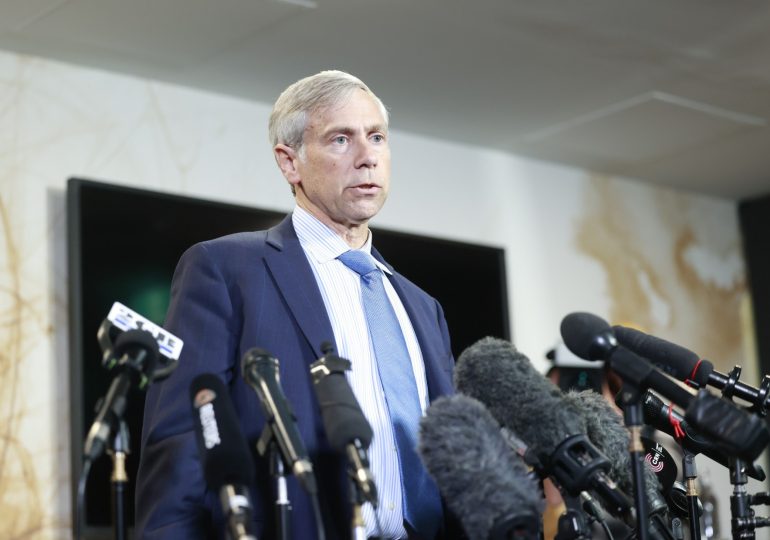 Abogado de Julian Assange asume la defensa de Nicolás Maduro en tribunal de Nueva York