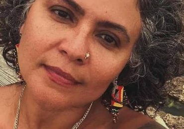 Tribunal impone coerción a dominicana residente en el exterior imputada por ultraje al Himno Nacional