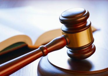 Condenan a cinco años de prisión a mujer que robó en vivienda donde laboraba