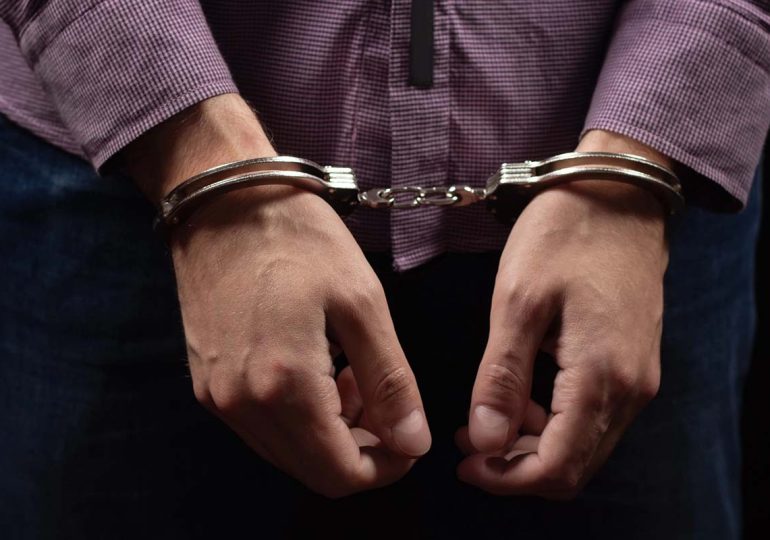 Prisión preventiva para para pareja imputada de maltratar niña y quemarle una mano