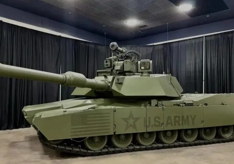 Nuevo tanque Abrams M1E3 del Ejército de EUA con cabina F1 y controles de juego de video