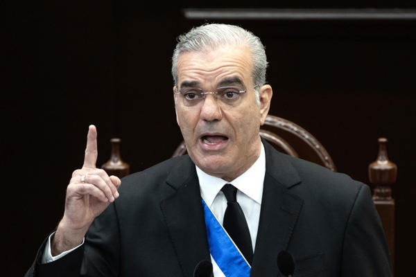 Abinader: “No hay intocables; los corruptos tendrán que devolver hasta el último peso de lo robado”