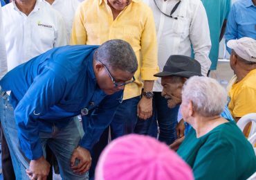 Propeep respalda en jornada de inclusión social a familias y trabajadores del tabaco en Villa González
