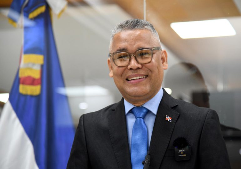 Carlos Peña afirma que su partido renunció a fondos públicos