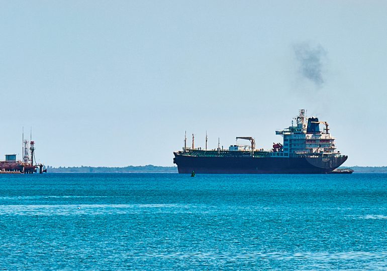 Entra en un puerto cubano un petrolero con carga en pleno bloqueo energético de EE.UU.