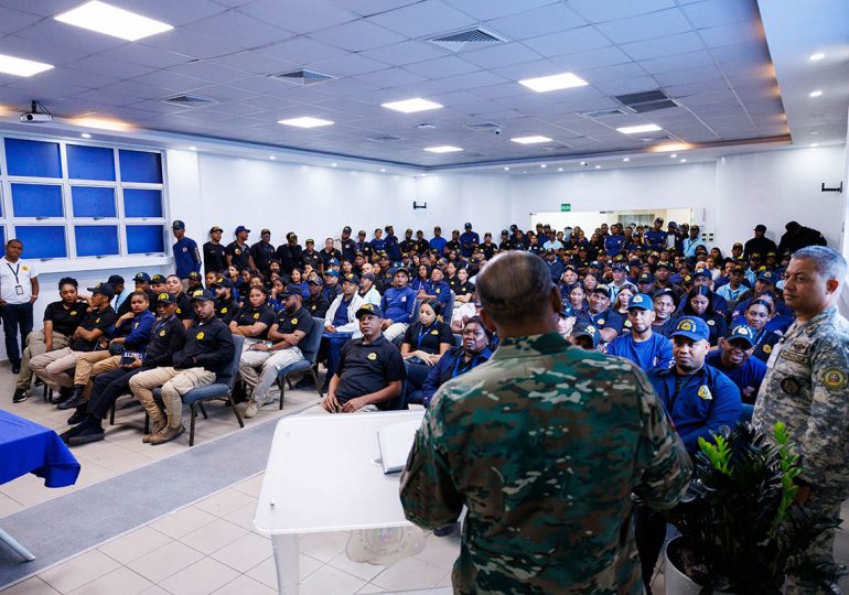 Agentes de Migración reciben formación sobre aspectos legales en procesos de interdicción