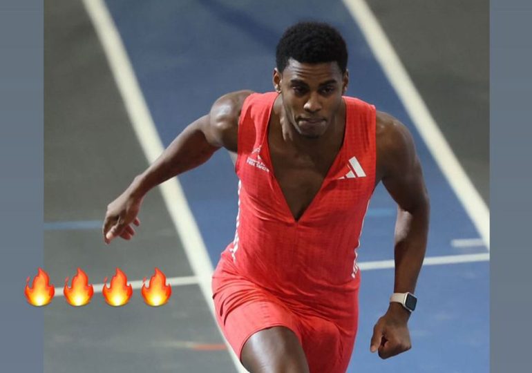 Video | Alexander Ogando implanta récord nacional en los 200 metros bajo techo