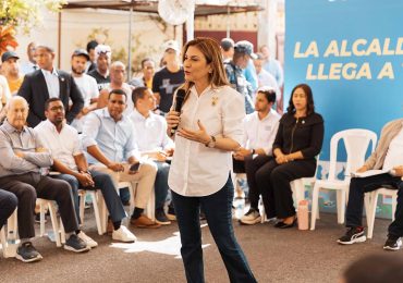Carolina Mejía lleva soluciones al sector 27 de Febrero con “La Alcaldía llega a Ti”