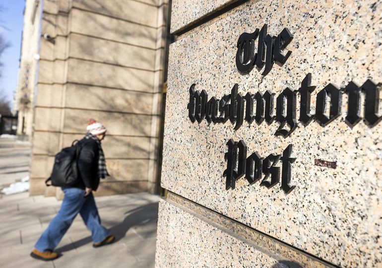 Dimite el director ejecutivo del Washington Post tras centenares de despidos