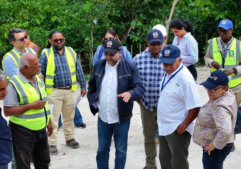 Video | Director del INDRHI inspecciona el avance de obras hidráulicas en Azua, Barahona y Pedernales