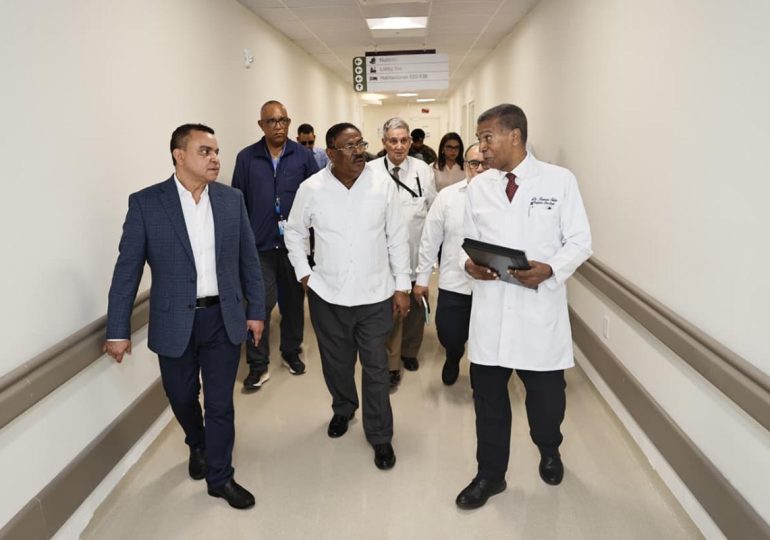 Director del Servicio Nacional de Salud anuncia el inicio de la conformación de la Red Nacional de Unidades de Terapia Intensiva y de Hemodinamia