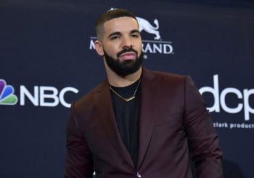 Drake apuesta US$1 millón a Patriots en el Super Bowl 2026