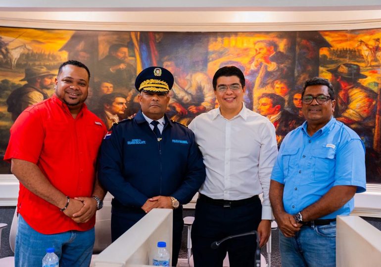 Video | Fellito Suberví va a Los Alcarrizos con solución de 4,500 metros de cañada