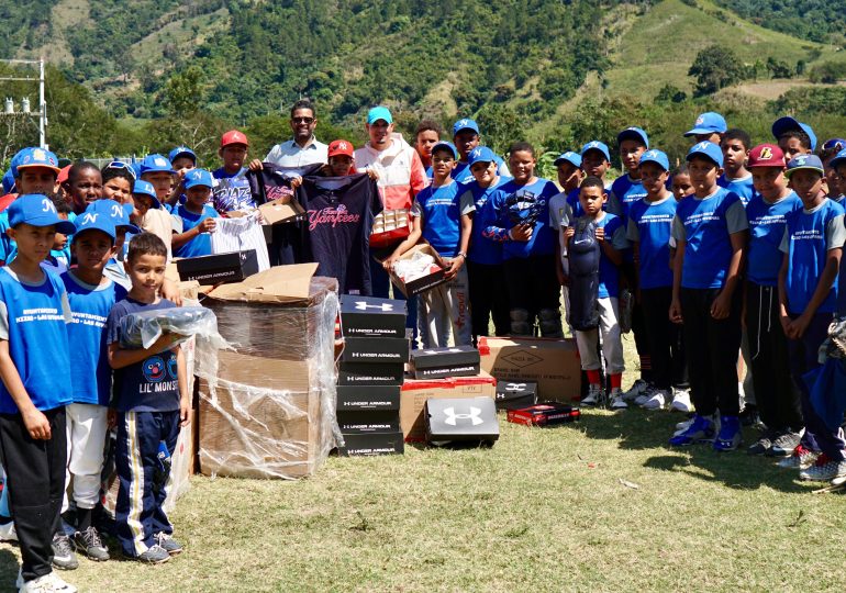 Impulsando sueños: Yankees llevan esperanza a más de 100 niños en Ocoa