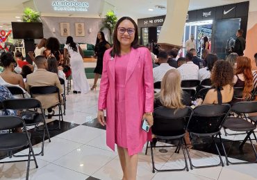 Video | Reconocen a Francisca Frías Guzmán por su trayectoria en la comunicación y nominación al Premio Nacional de la Juventud