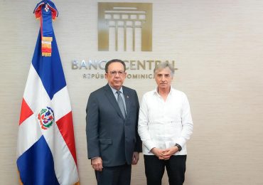 Gobernador Valdez Albizu recibió al embajador de la Unión Europea, Raúl Fuentes Milani