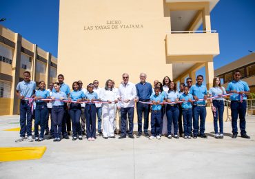 Presidente Abinader inaugura Liceo Las Yayas de Viajama en Azua con capacidad para más de 595 estudiantes