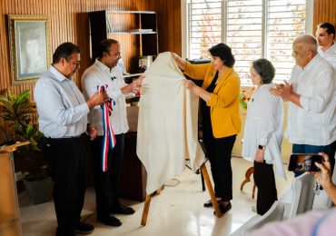 Refidomsa dona obra de Minerva Mirabal a museo Hermanas Mirabal