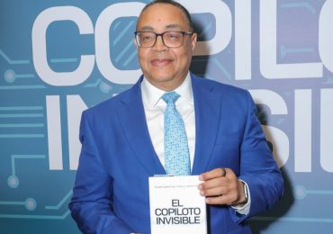 Víctor Bautista publica libro sobre inteligencia artificial y comunicación