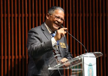 Dominicano Alcedo Magarín es reconocido por la Cámara de Diputados de México por su aporte a la cultura de paz