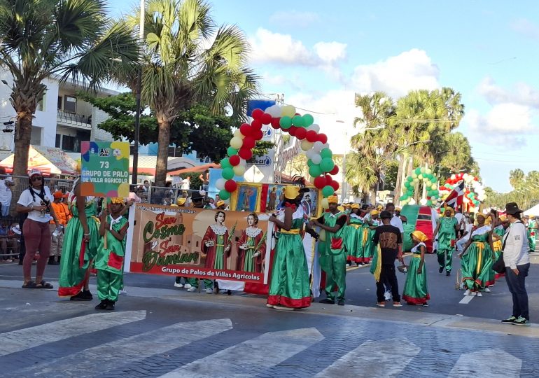 Carnaval del Distrito Nacional llena de alegría, color y tradición el malecón