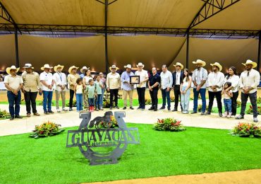 Alcalde Ulises Rodríguez se compromete a promover el deporte ecuestre en Santiago