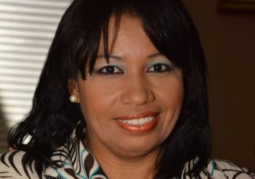 Periodista denuncia gobierno la amenaza con expropiar su casa