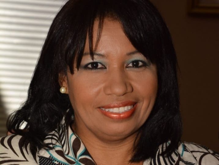 Periodista denuncia gobierno la amenaza con expropiar su casa