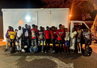 Envían ante la justicia a conductor detenido con 13 extranjeros en condición migratoria irregular en Mao