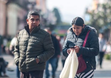 Prevén temperaturas frías y ráfagas de viento frecuentes en todo el país