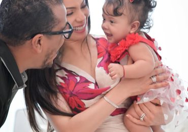 La Materialista comparte publicación familiar por San Valentín y resalta el valor del amor en sus distintas etapas