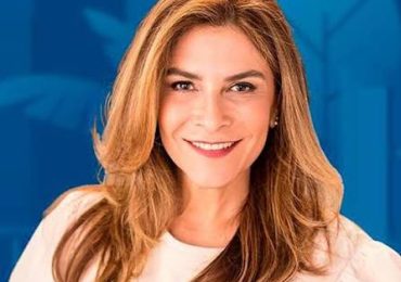 Video | “Que el amor siga siendo la fuerza que nos inspira”: Carolina Mejía comparte video de su boda en San Valentín