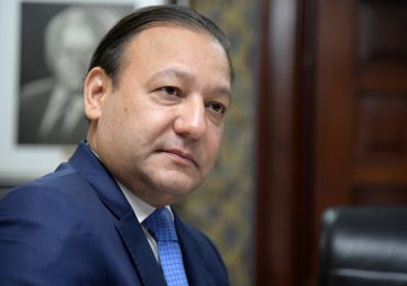 Abel Martínez reaparece en un ambiente relajado tras declinar aspiración presidencial