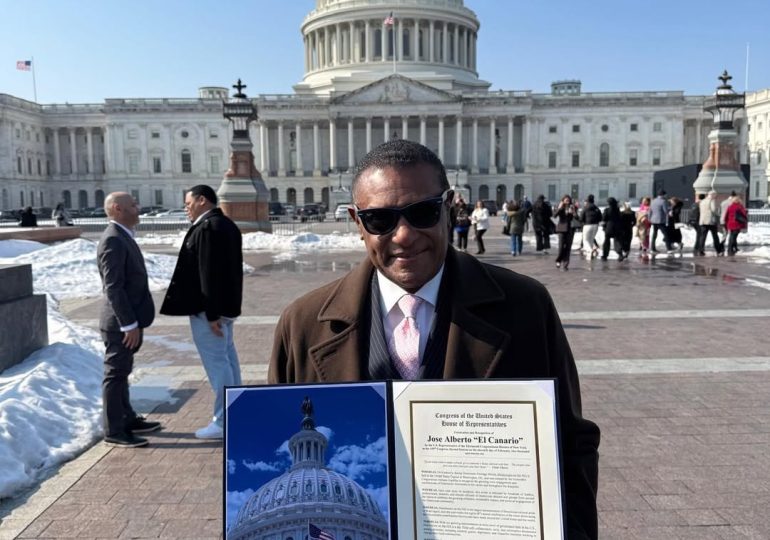 El Congreso de EE.UU. reconoce a José Alberto “El Canario” por sus 50 años de trayectoria artística