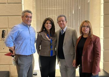 Leonel Fernández sostiene encuentro con autoridades de la Escuela de Periodismo de la Universidad de Columbia