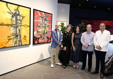 Museo Autozama Mercedes-Benz inaugura exposición “Caos & Equilibrio”, del pintor dominicano Máximo Caminero