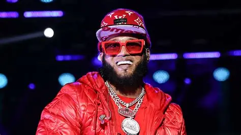 El Alfa sufre accidente de tránsito en la Avenida Tiradentes la madrugada de este domingo