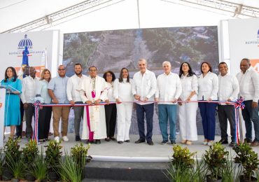 Video | Presidente Abinader inaugura puente sobre río Viajama que impactará más de 5 mil personas en municipio de Las Yayas, Azua